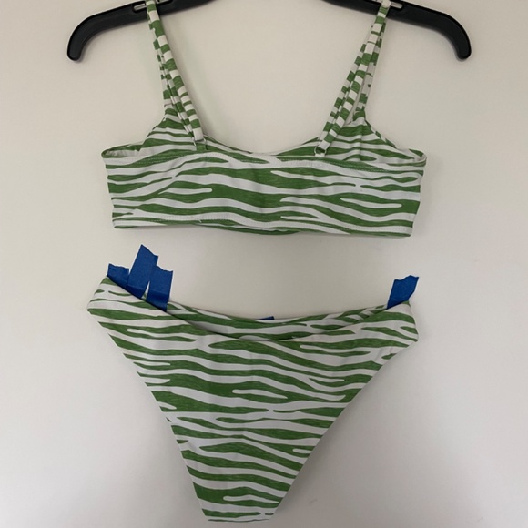 NWOT Green zebra stripe bikini - Picture 5 of 11
